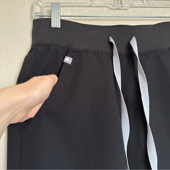 FIGS Zamora™ Jogger Scrub Pants Black PO1605 - Picture 4 of 15